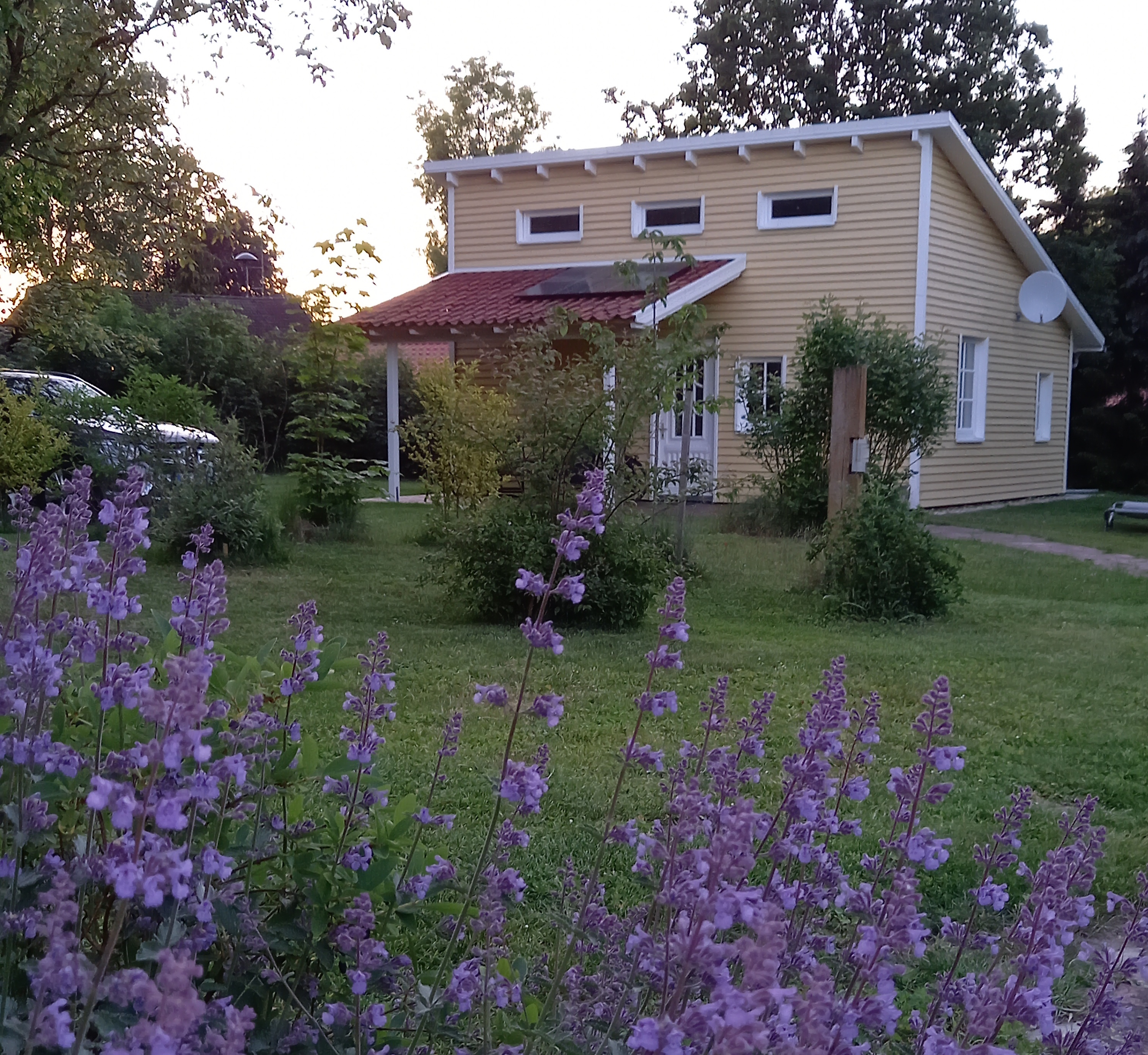 Ansicht Ferienhaus im Sonnenuntergang